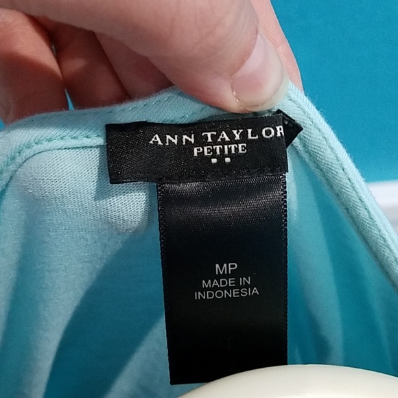 4 for $20🌷Clearance! Ann Taylor top - Picture 4 of 7